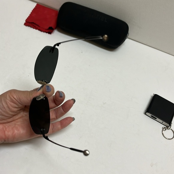 Chanel dark sunnies main image 12